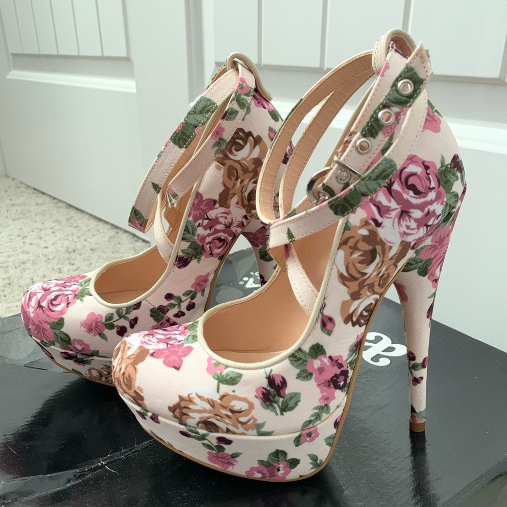 ANDREA Floral High heels